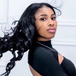 Meet your Posher, Raena